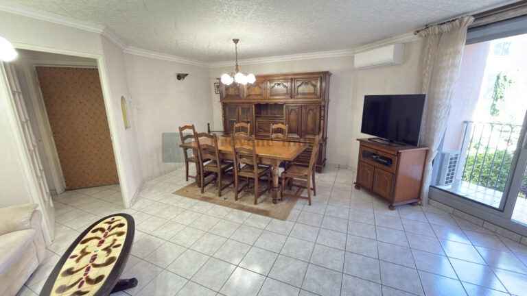 Appartement Fréjus – 3 pièces, 2 chambres, balcon et garage